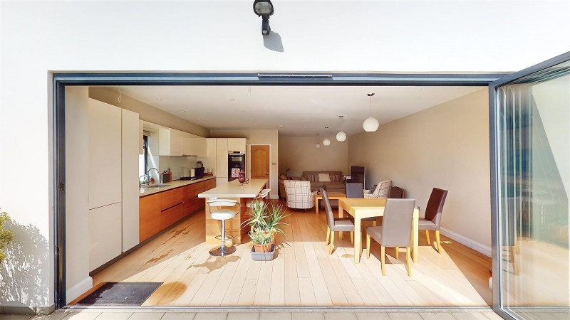 Images for Great West Road, Isleworth EAID:ajmanserapi BID:1