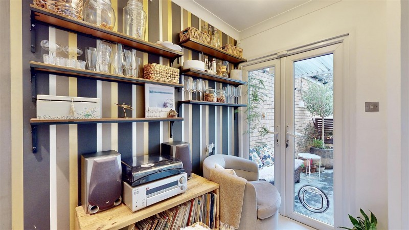 Images for Linkfield Road, Isleworth EAID:ajmanserapi BID:1