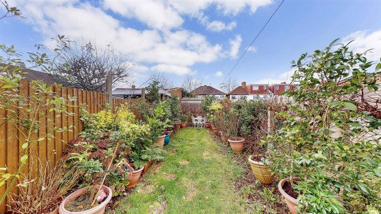 Images for Lime Tree Road, Hounslow EAID:ajmanserapi BID:1