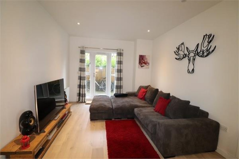 Images for Grove House, 76 Sidmouth Avenue EAID:ajmanserapi BID:1