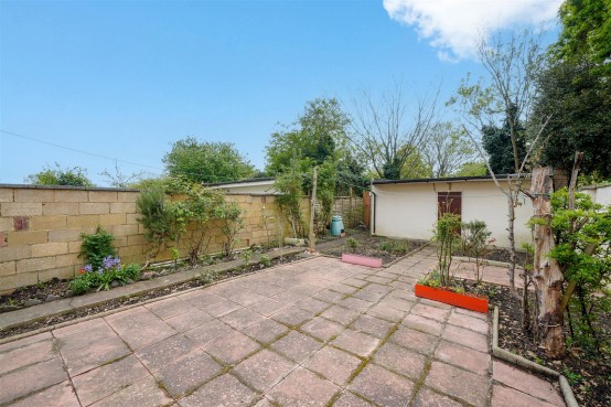 Images for Maswell Park Crescent, Hounslow EAID:ajmanserapi BID:2