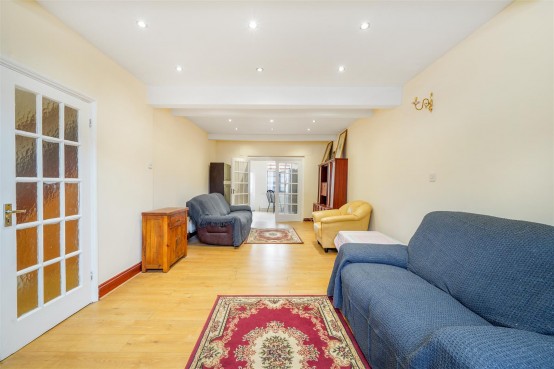 Images for Maswell Park Crescent, Hounslow EAID:ajmanserapi BID:2