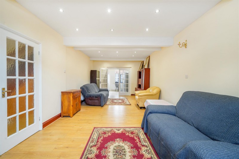 Images for Maswell Park Crescent, Hounslow EAID:ajmanserapi BID:2