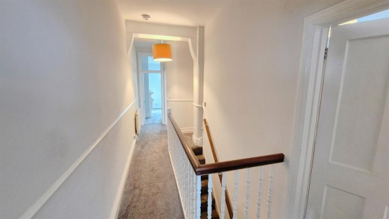 Images for Thornbury Road, Isleworth EAID:ajmanserapi BID:2
