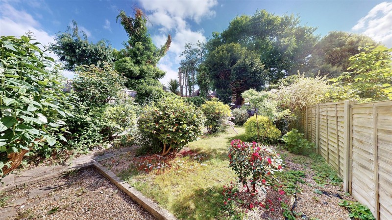 Images for Harvard Road, Isleworth EAID:ajmanserapi BID:1