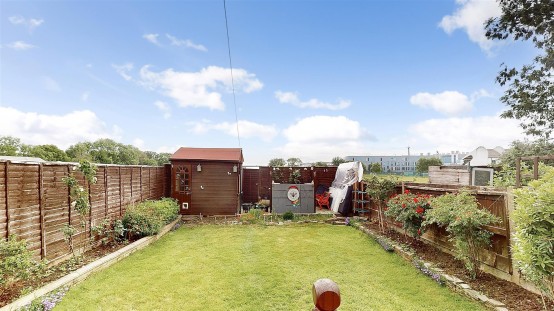 Images for Oaklands Avenue, Isleworth EAID:ajmanserapi BID:1