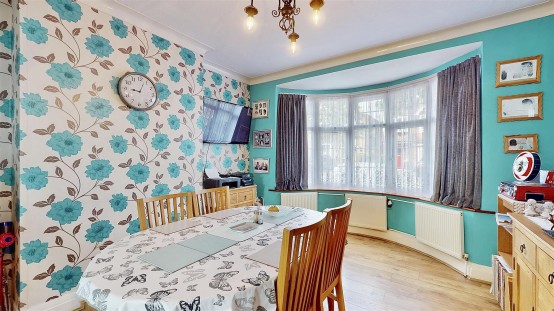 Images for Oaklands Avenue, Isleworth EAID:ajmanserapi BID:1
