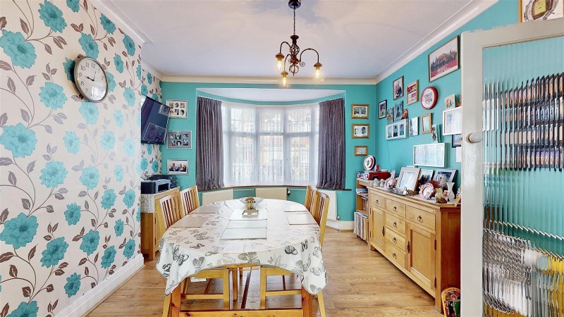 Images for Oaklands Avenue, Isleworth EAID:ajmanserapi BID:1