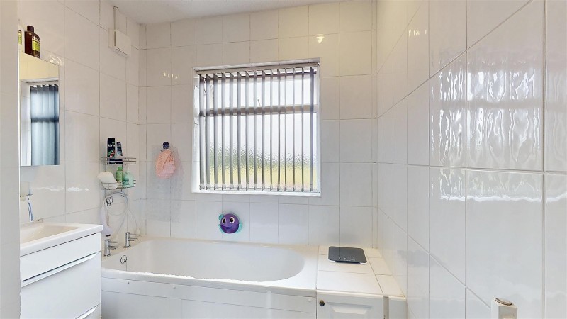 Images for Oaklands Avenue, Isleworth EAID:ajmanserapi BID:1