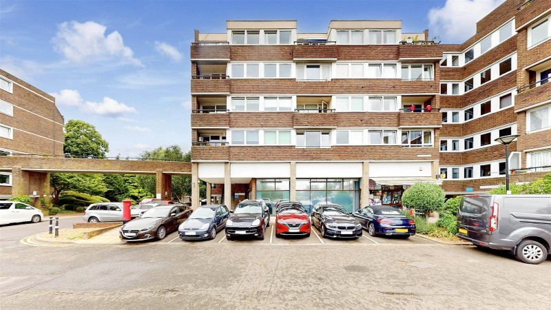 Images for Justin Close, Brentford EAID:ajmanserapi BID:1