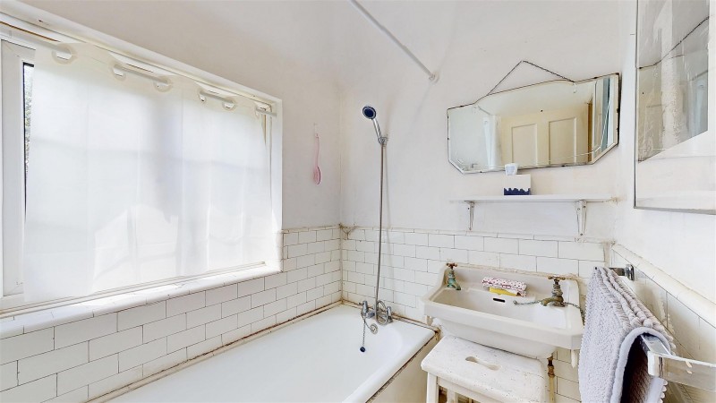 Images for Sutton Square, Hounslow EAID:ajmanserapi BID:1