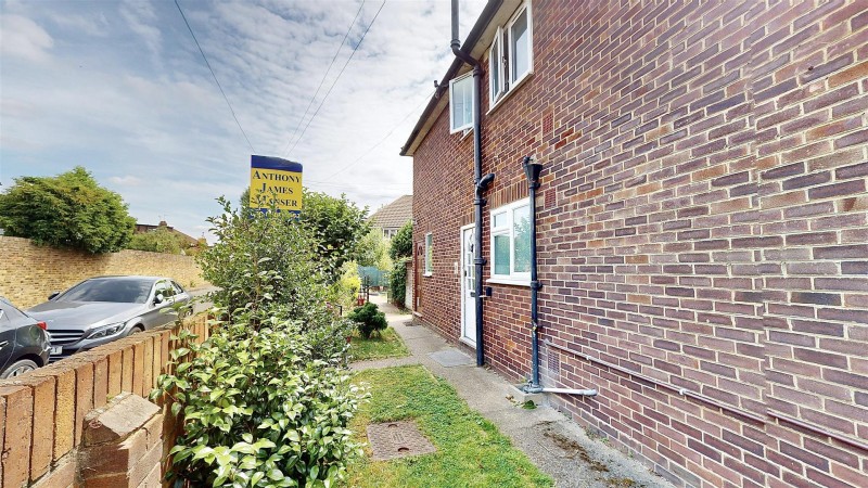 Images for Lismore Close, Isleworth EAID:ajmanserapi BID:1