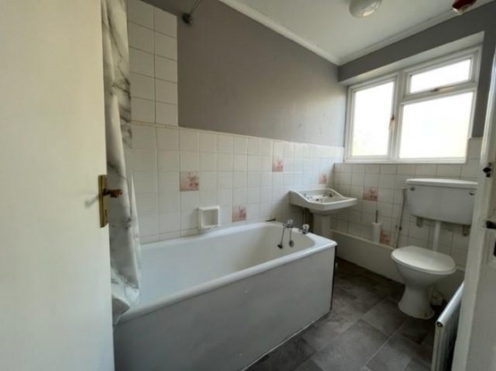 Images for Lismore Close, Isleworth EAID:ajmanserapi BID:1