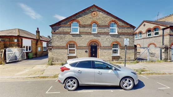 Images for Thornbury Road, Isleworth EAID:ajmanserapi BID:1