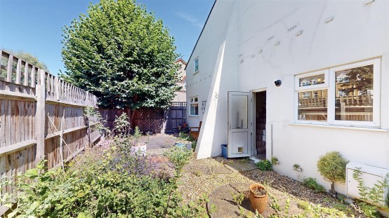 Images for Thornbury Road, Isleworth EAID:ajmanserapi BID:1