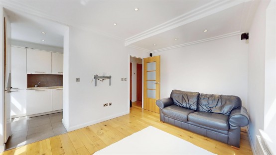 Images for 466 London Road, Isleworth EAID:ajmanserapi BID:1