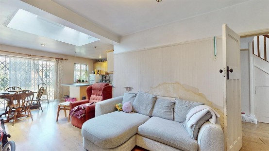 Images for Heath Road, HOUNSLOW EAID:ajmanserapi BID:1