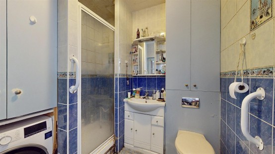 Images for Heath Road, HOUNSLOW EAID:ajmanserapi BID:1