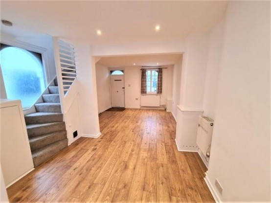 Images for Thornbury Road EAID:ajmanserapi BID:2