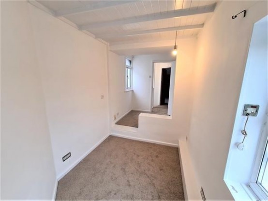 Images for Thornbury Road EAID:ajmanserapi BID:2