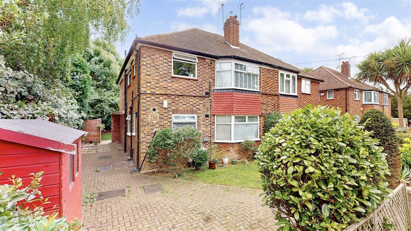 Images for Weston Gardens, ISLEWORTH EAID:ajmanserapi BID:1