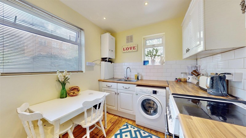 Images for Weston Gardens, ISLEWORTH EAID:ajmanserapi BID:1