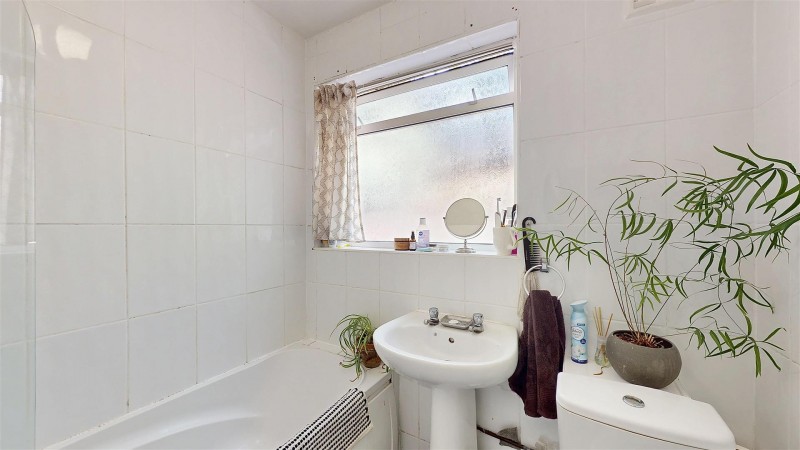 Images for Weston Gardens, ISLEWORTH EAID:ajmanserapi BID:1