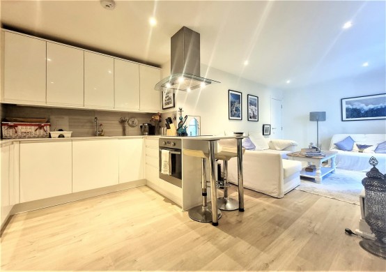 Images for Grove House, 76 Sidmouth Avenue EAID:ajmanserapi BID:2