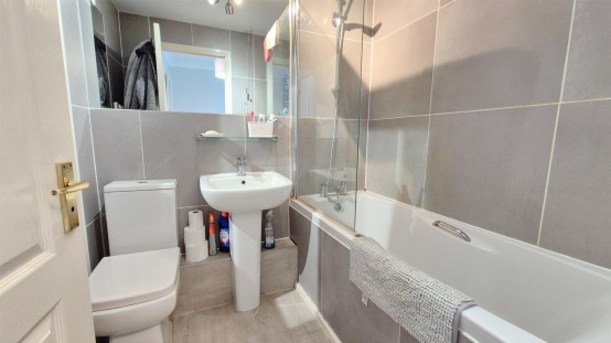 Images for Malting Way, Isleworth EAID:ajmanserapi BID:2