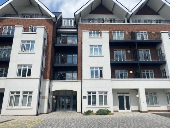 Images for Egerton Drive, Isleworth EAID:ajmanserapi BID:2