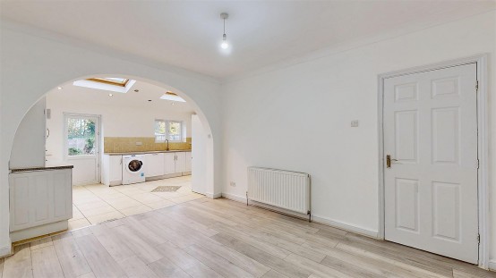 Images for Kneller Gardens, Isleworth EAID:ajmanserapi BID:1