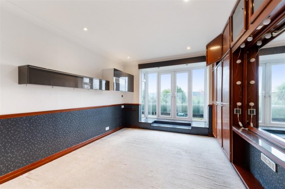 Images for Oaklands Avenue, Isleworth EAID:ajmanserapi BID:1