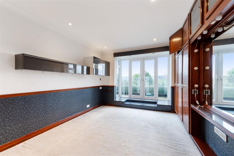 Images for Oaklands Avenue, Isleworth EAID:ajmanserapi BID:1