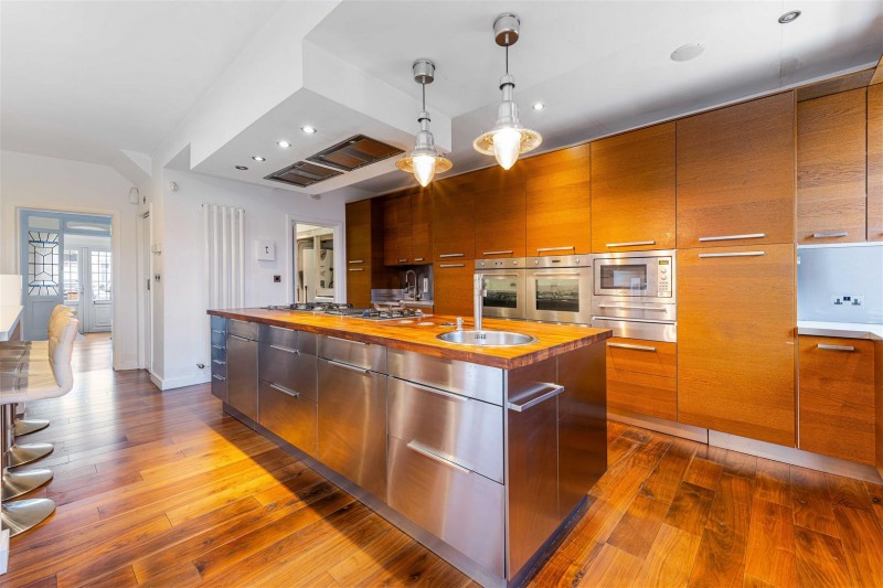 Images for Oaklands Avenue, Isleworth EAID:ajmanserapi BID:1