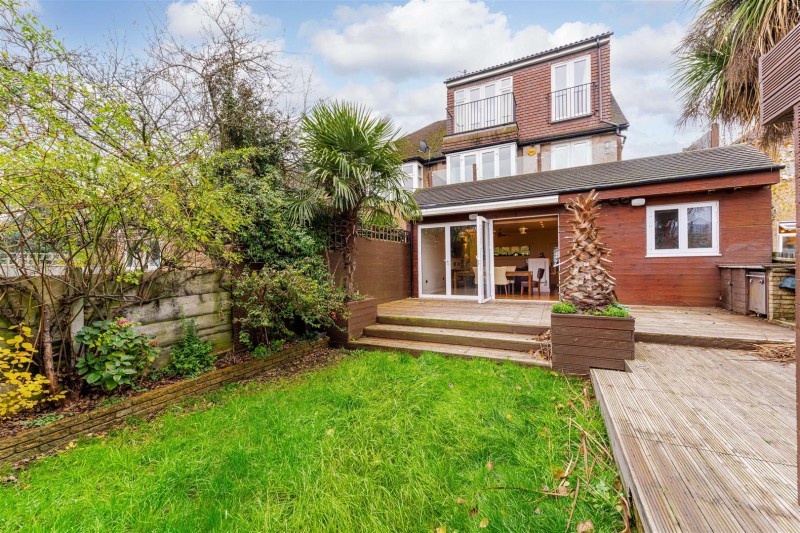 Images for Oaklands Avenue, Isleworth EAID:ajmanserapi BID:1