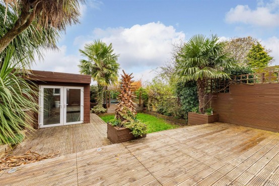 Images for Oaklands Avenue, Isleworth EAID:ajmanserapi BID:1