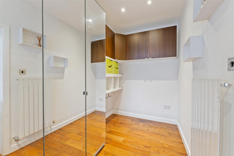 Images for Oaklands Avenue, Isleworth EAID:ajmanserapi BID:1