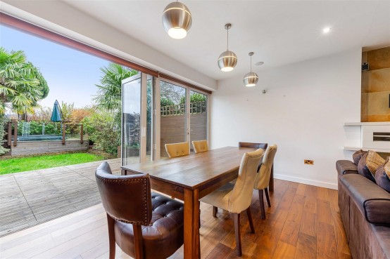 Images for Oaklands Avenue, Isleworth EAID:ajmanserapi BID:1