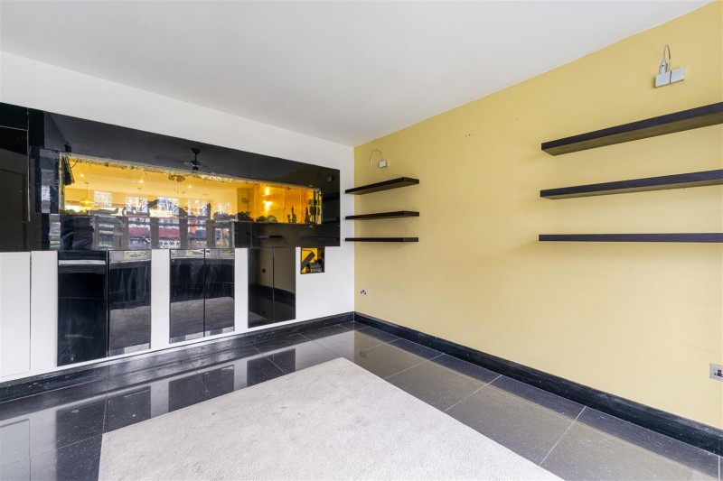 Images for Oaklands Avenue, Isleworth EAID:ajmanserapi BID:1