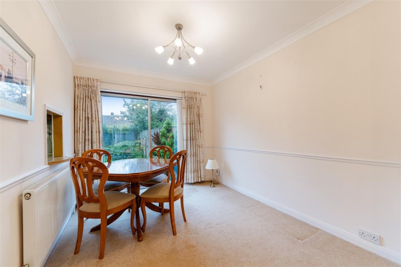 Images for Lynton Close, Isleworth EAID:ajmanserapi BID:1