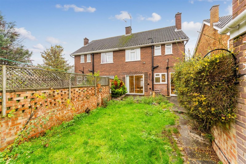 Images for Lynton Close, Isleworth EAID:ajmanserapi BID:1