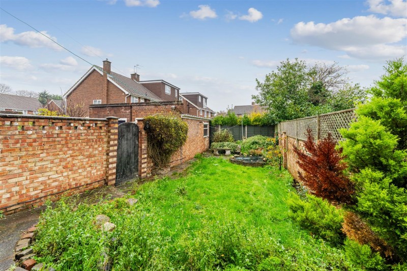 Images for Lynton Close, Isleworth EAID:ajmanserapi BID:1