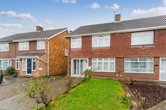 Images for Lynton Close, Isleworth EAID:ajmanserapi BID:1