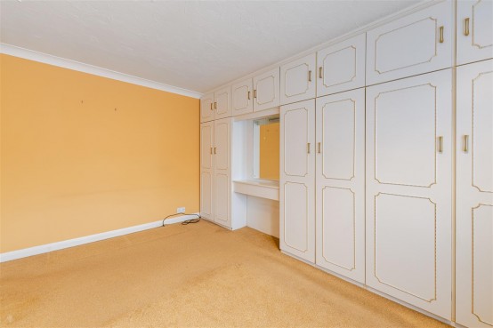 Images for Lynton Close, Isleworth EAID:ajmanserapi BID:1