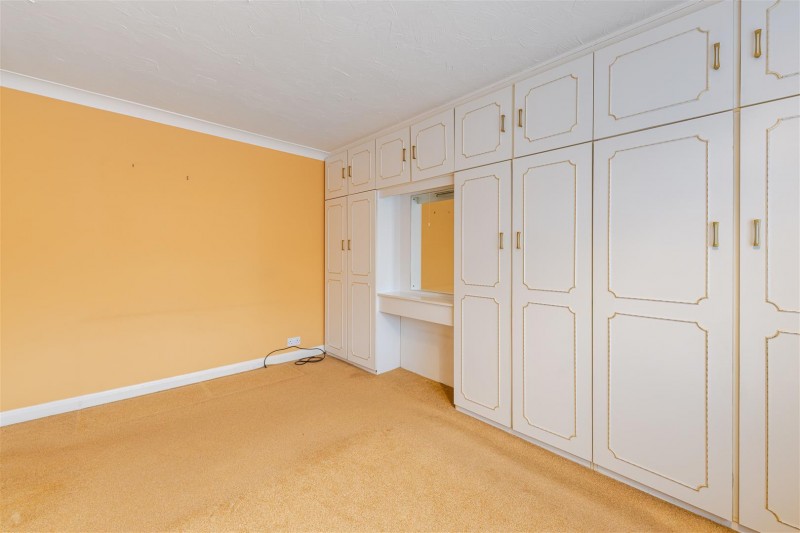 Images for Lynton Close, Isleworth EAID:ajmanserapi BID:1