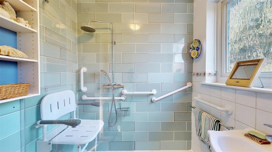 Images for Smallberry Avenue, Isleworth EAID:ajmanserapi BID:1