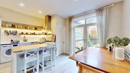 Images for London Road, Isleworth EAID:ajmanserapi BID:1