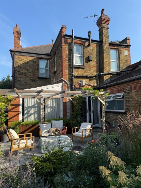 Images for London Road, Isleworth EAID:ajmanserapi BID:1