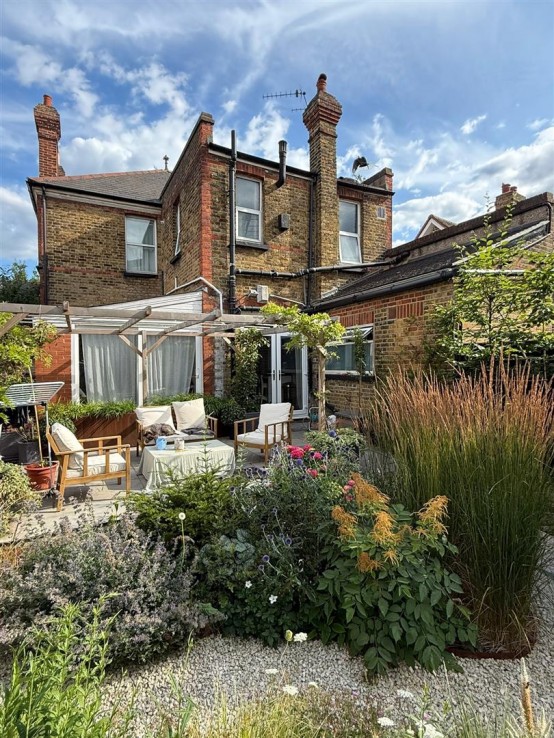 Images for London Road, Isleworth EAID:ajmanserapi BID:1