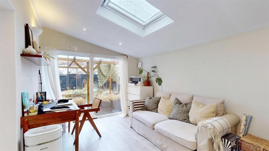 Images for London Road, Isleworth EAID:ajmanserapi BID:1